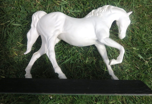 Magnificent porcelain white - magnificent,