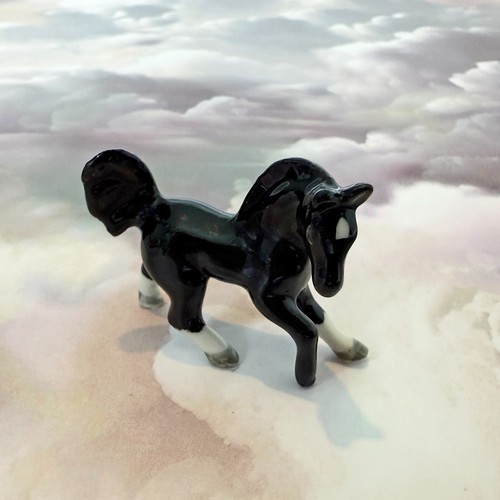 Black horse minifig mini - black,