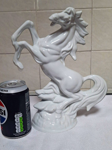 White horse figurine - white, ceramic