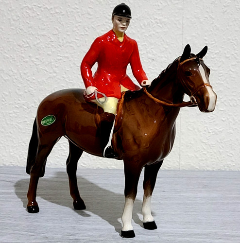 Beswick huntsman standing - huntsman, on
